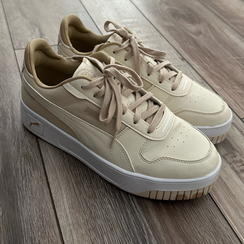 Puma Carina Cream Tan Sneakers with Platform Sole - Size 9 - EUC - so cute!